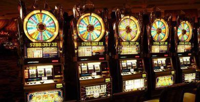 What are the paylines in slots? ¿Qué son las líneas de pago en las tragaperras?